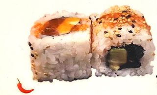 104..Uramaki De Atún Y aguacates (8 Uds.)