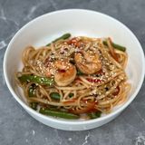 Удон з креветками та овочами