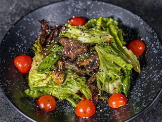 Теплий салат з телятини