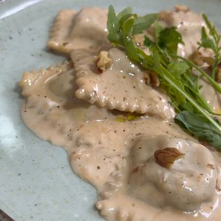 Cordero Con Salsa Cremosa De Carne