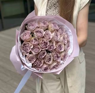 25 троянд Memory Lane в упакуванні