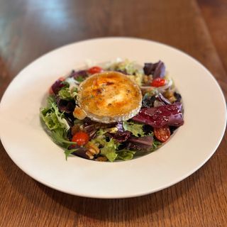 Ensalada de queso de cabra