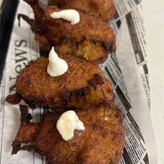 Buñuelos de Bacalao con all i oli