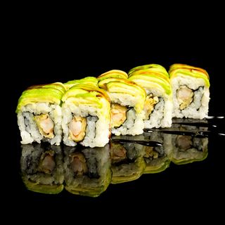 Uramaki green roll 