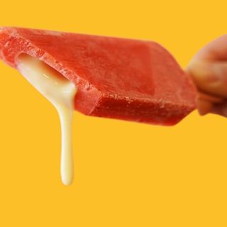 Paleta De Fresa Con Leche Condensada