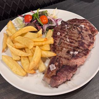 Entrecote Alla Griglia Con Patatas