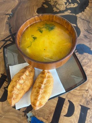 Лапша по-домашнему с пирожками с картошкой