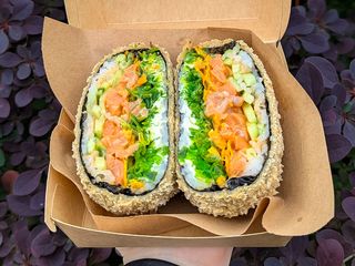 Бургер з лососем XL (400g)