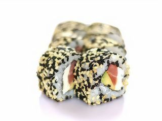 №307 Філадельфія з лососем копченим в кунжуті (195g)