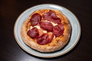 Margherita con bresaola