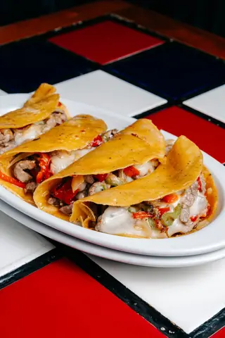 Alambre Chilango Con Queso