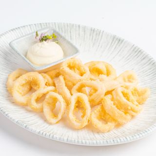 Хрупкави калмари със скордаля (220 г.)