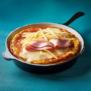 Omleta cu emmentaler si prosciutto
