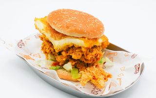 Big cheese burger - pollo（流心芝士鸡腿堡