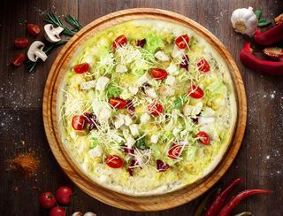 Піца Цезар (445г)