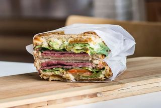 Sandwich De Pastrami