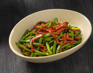 Телятина с зелёным чесноком (400г)