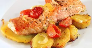 запеченная форель с овощами (300 гр.)