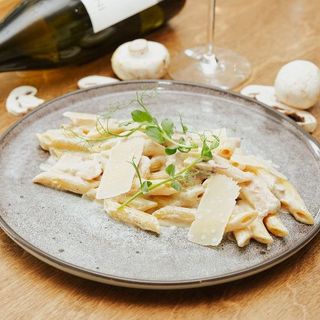 პასტა ქათმითა და სოკოთი /Pasta with chicken and mushroom