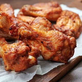 Aripioare pui marinate 5 bucati.