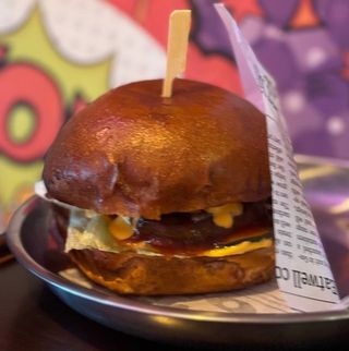 Бургер з телятиною (280г)