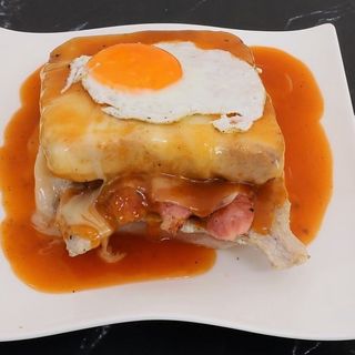 Menu Francesinha de Maminha