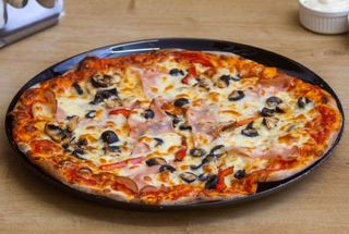 Pizza Capricciosa Ø 32cm