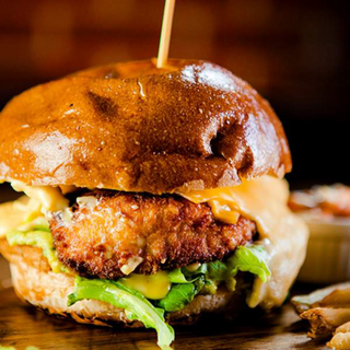  CALIFORNIA CHICKEN BURGER 
