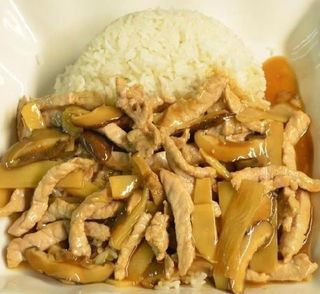 Maiale con Funghi e Bambù e Riso Bianco