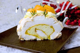 Меренговий рулет мандарин - апельсин