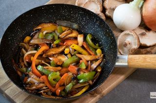 Wok De Verduras Salteado Con Jengibre Y Salsa Teriyaki