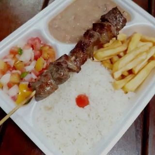 Menu 4 : Espeto Premium, Bebida lata , acompanhamento 