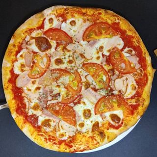 Піца Маріо (320г) 22см