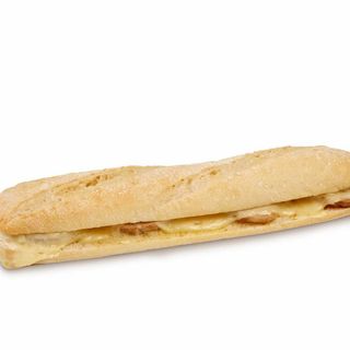 BOCADILLO LOMO QUESO