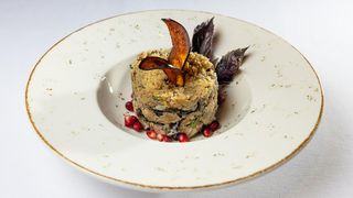 სალათი ბადრიჯნის, გამომცხვარი საქონლის ხორცით-ნიგვზით და არაჟნით 250გრ