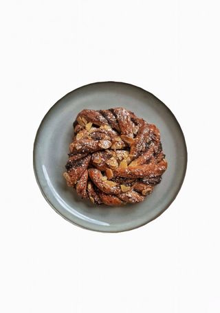 Lemon Cardamom Knot