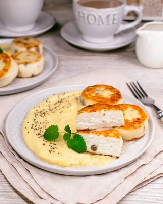 Syrniki z rodzynkami