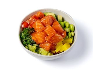 Poke Bowl z łososiem (400g)