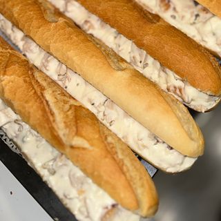 9. Baguette Con Alioli (30 Cm.)