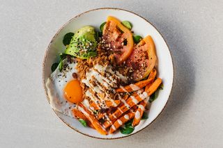 Ensalada De Pollo Mechado