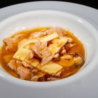 342.Manzo con funghi e bambù