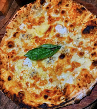 Pizza 4 Quesos (30 Cm. A 33 Cm. Aprox.)