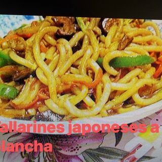 Tallarines Japonés A La Plancha