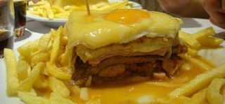 Francesinha à Cantinho 