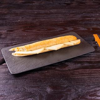 Bocadillo de queso Beher.