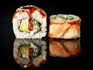 Filadelfia z węgorzem (8 szt.) (330g)