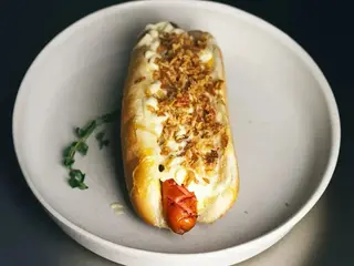 Hot dog "Three cheeses"