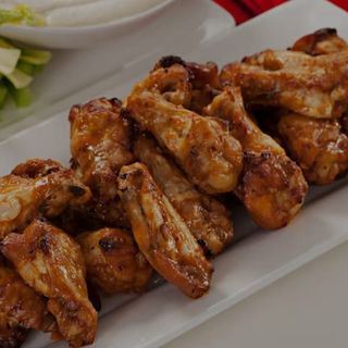 Tapa de alitas de pollo fritas (6 uds.)