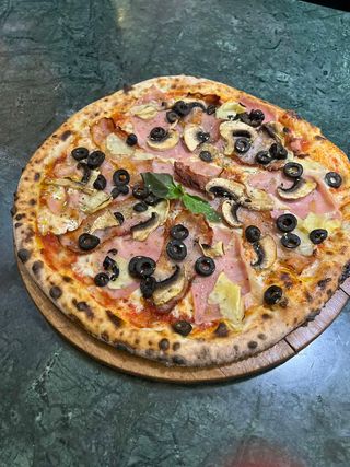 Пица Капричоза (33см)