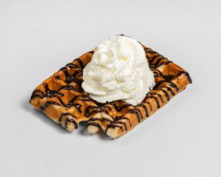 Gofre Con Nata Y Sirope